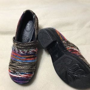 B.o.c.  Clog size 8.multi color yarn clog.Like new